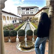 Profesora de Economía (ESO y Bachillerato) con 5 años de experiencia. También preparación para la EVAU/PAU.